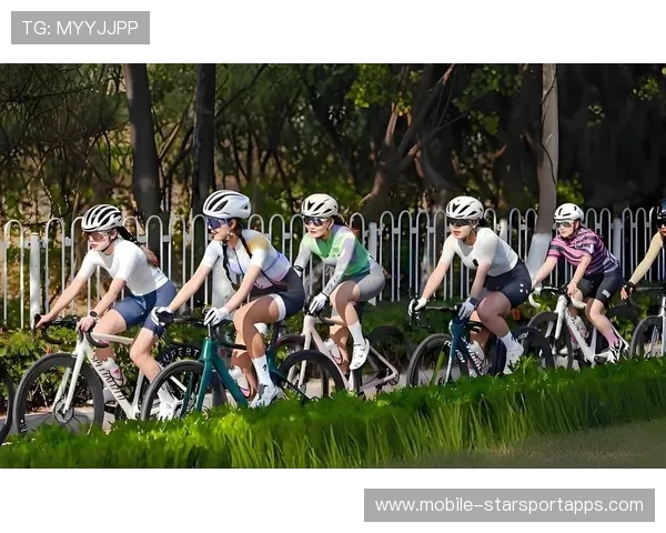 成都自行车赛集体摔车，伤情最重者或面临假体手术，成都市自行车比赛