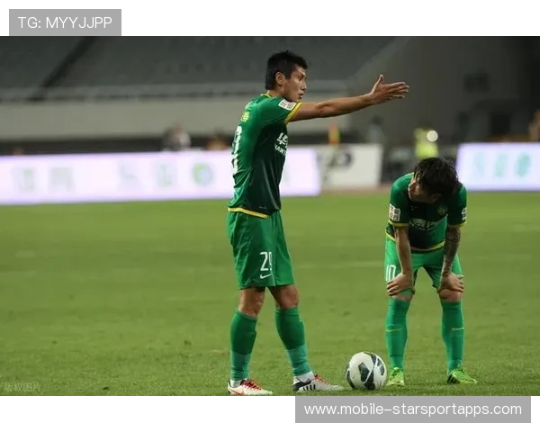 巴特王子豪在苏超赛场替补登场,邵佳一现场完成技术考察 巴特王子豪在苏超赛场替补登场,邵佳一现场完成技术考察