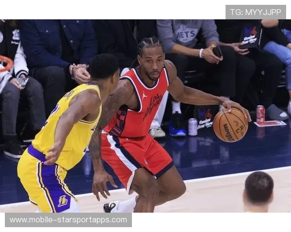 快船连造二次进攻,湖人追分被拖住,湖人惨败快船48分 快船连造二次进攻,湖人追分被拖住,湖人惨败快船48分